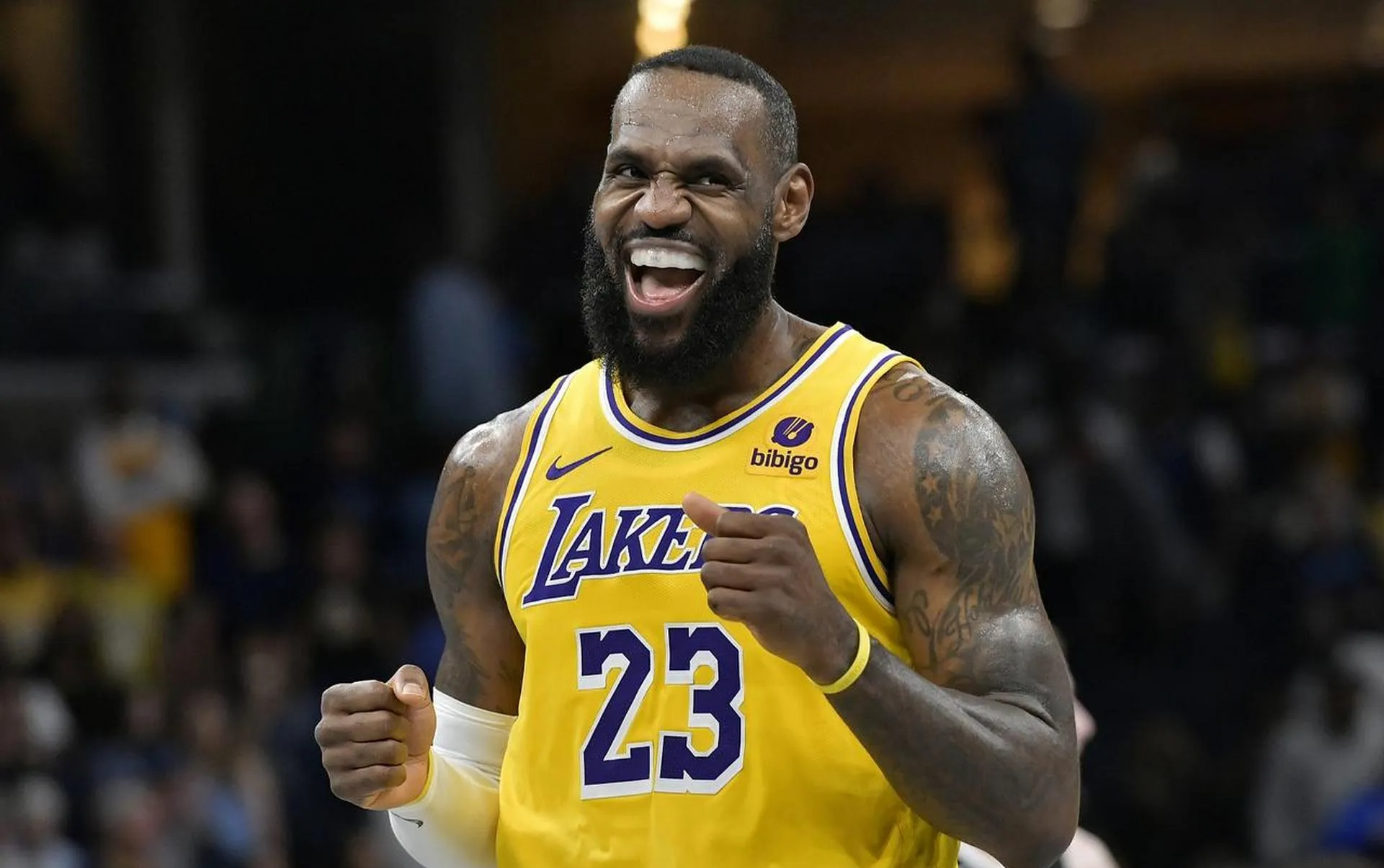 开云-詹姆斯意外战胜日本队，战术调整引爆全场！-开云