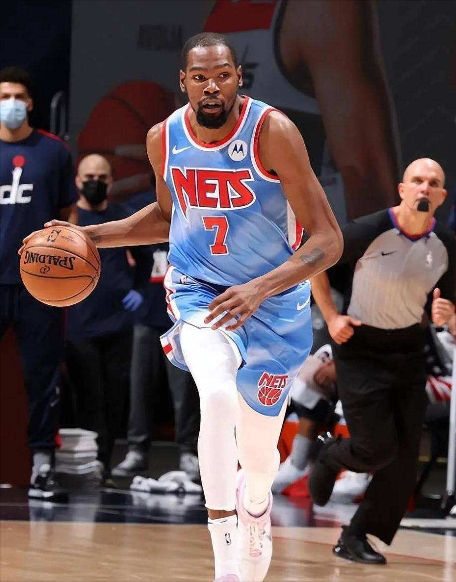 杜兰特连续十场比赛得分超过晋级下一阶段，篮网不断突破！热度持续攀升的简单介绍