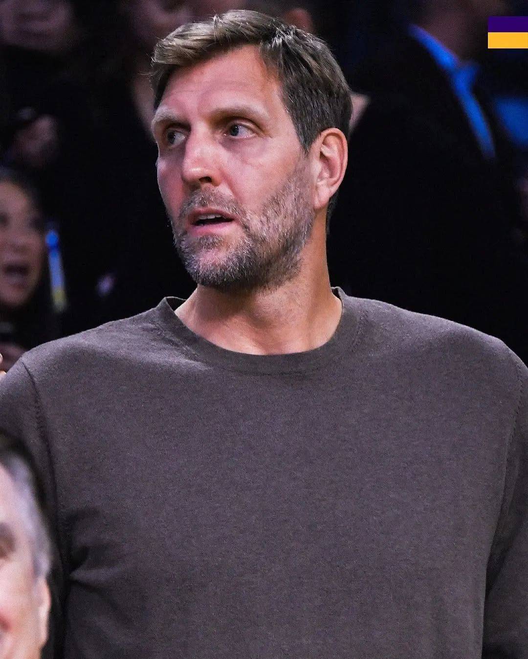 东契奇重返赛场,大比分获胜首场状态出色,拜仁观众沸腾!全场沸腾不已 东契奇重返赛场,大比分获胜首场状态出色,拜仁观众沸腾!全场沸腾不已